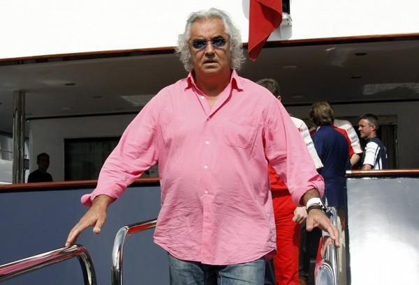 Audiencia de Briatore contra su expulsión en París