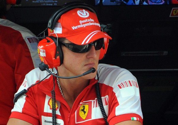 Nick Fry no descarta fichar a Schumacher