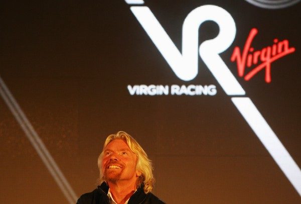 'Virgin Racing' presenta su equipo