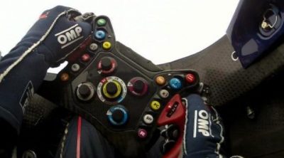 Al volante (literalmente) con Kvyat en Misano